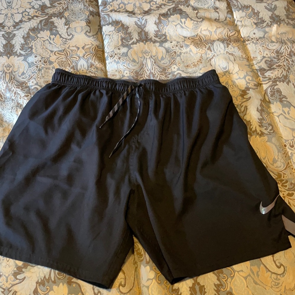 EUC Nike men’s black swim shorts black XL